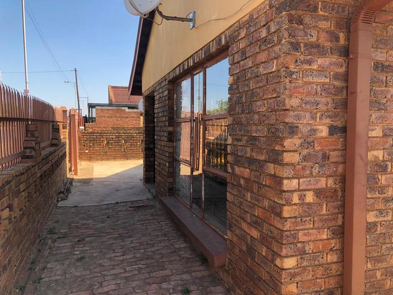4 Bedroom Property for Sale in Mabopane North West